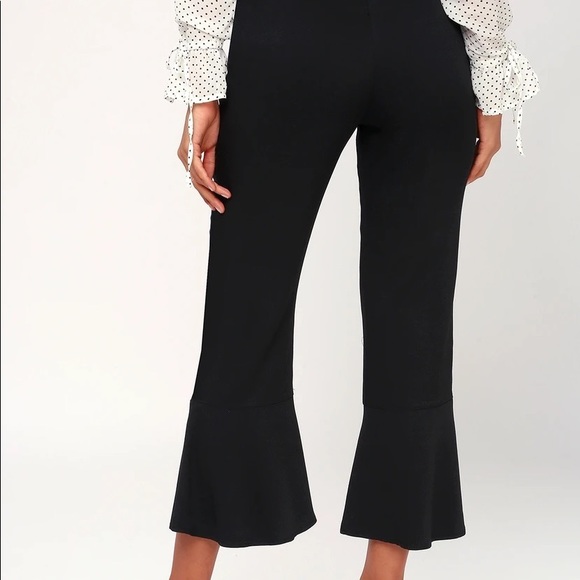 Bb Dakota black Kane Ruffle Bottom Cropped Pants size 10 Almost new condition - Picture 5 of 9